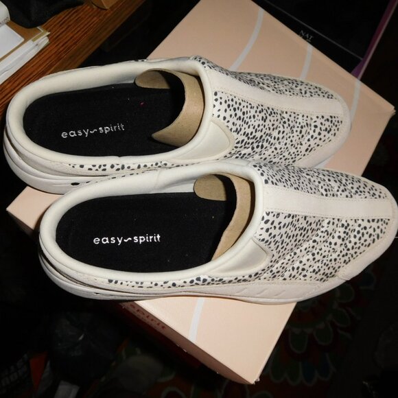 NEW 9.5M EaSY SPIRIT TRAVEL TIME CLOGS LIGHT NATURAL POLKA DOT - Picture 5 of 10